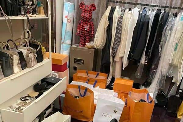 红河州建水县回收一线品牌衣服